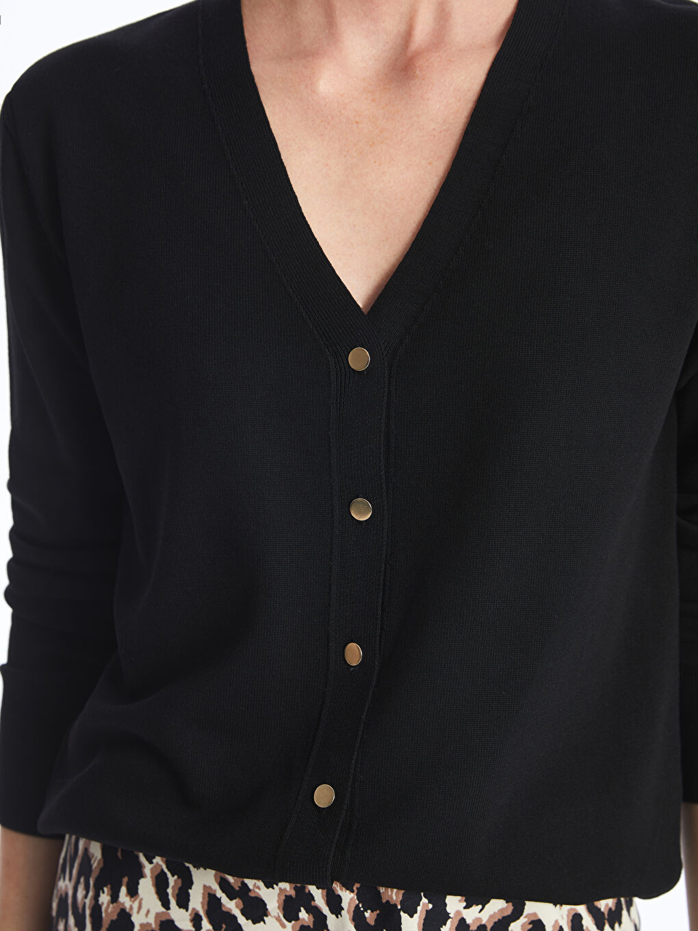 Siyah V Yaka Kadın Triko Hırka-3