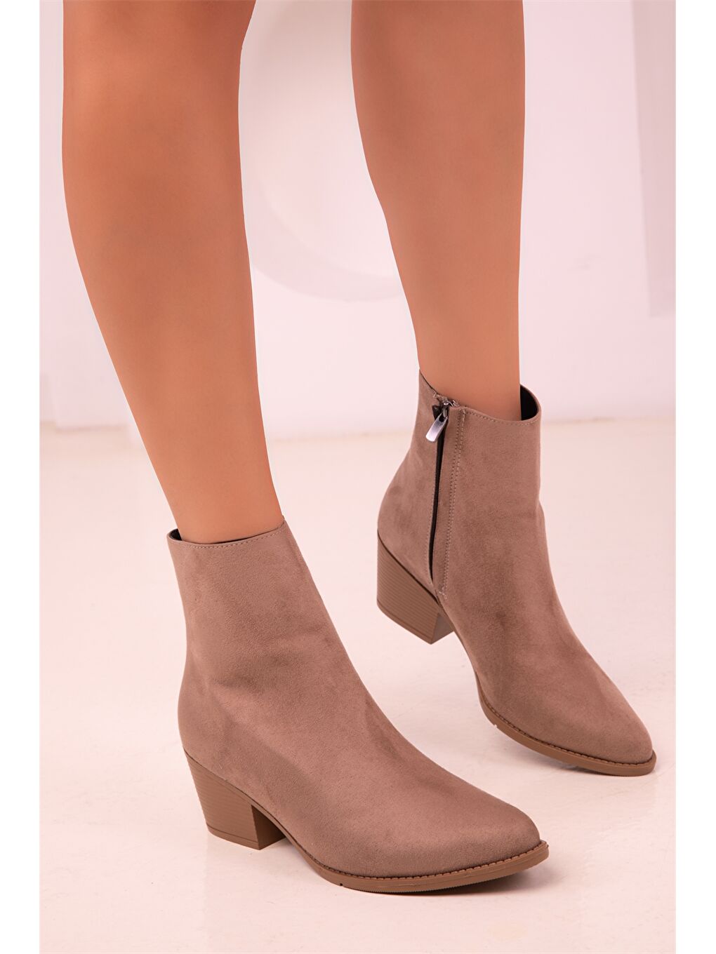Bej Süet Görünümlü Fermuarlı Kadın Bot-5