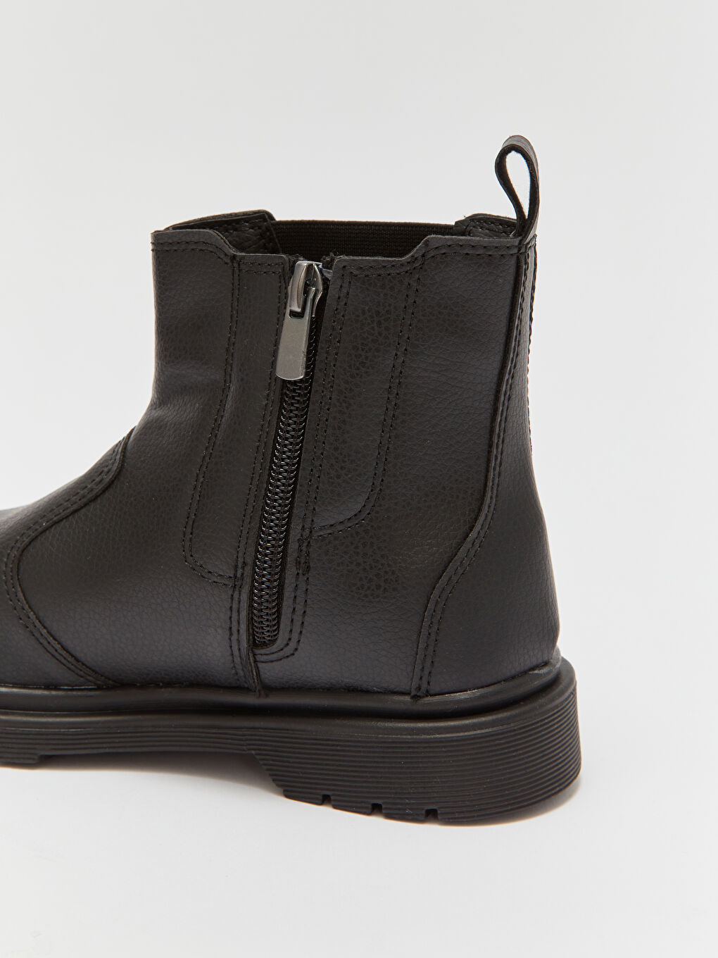 Siyah Deri Görünümlü Erkek Çocuk Bot-5