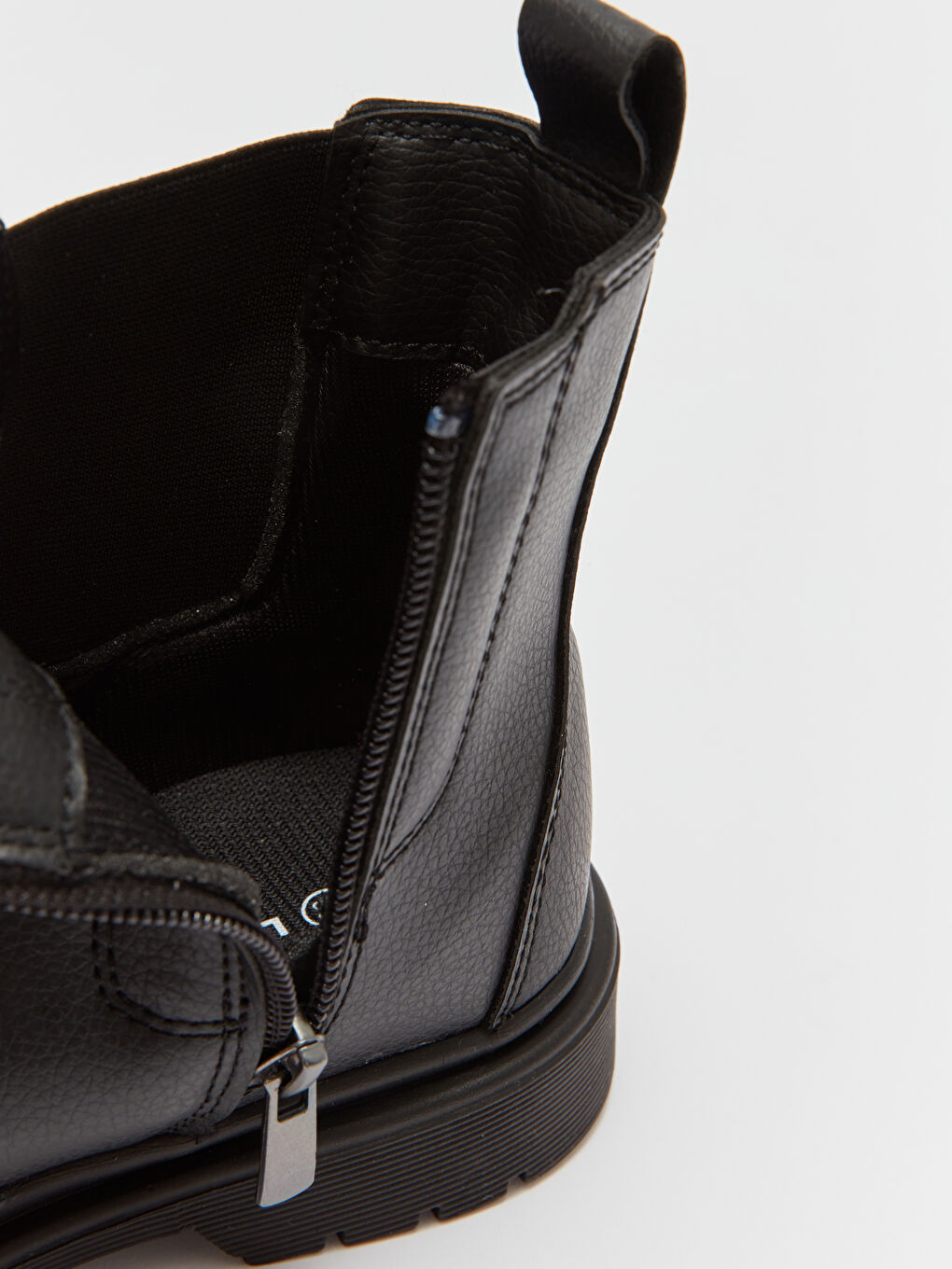 Siyah Deri Görünümlü Erkek Çocuk Bot-6