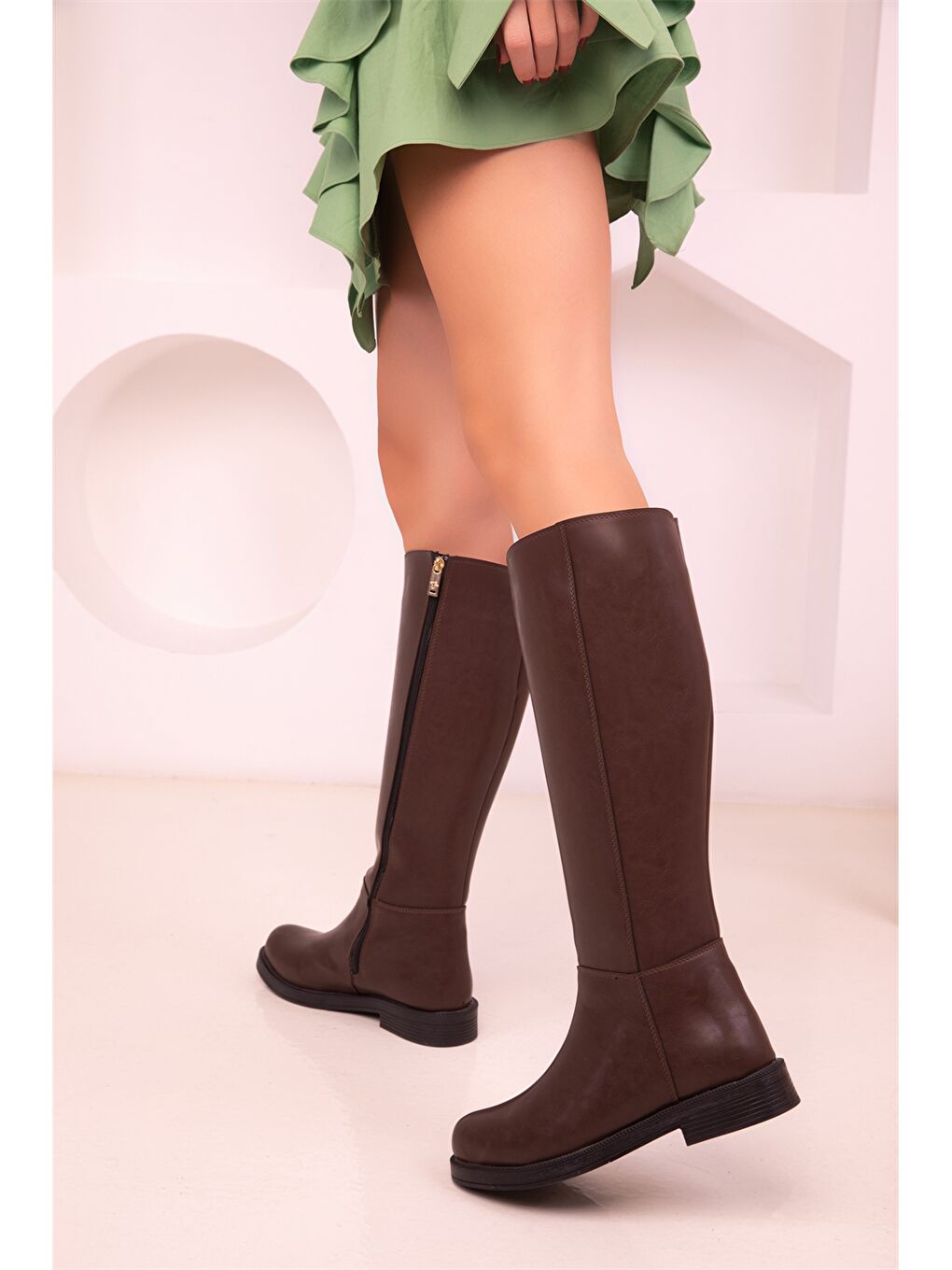 Kahverengi Deri Görünümlü Fermuarlı Kadın Diz Altı Çizme-3
