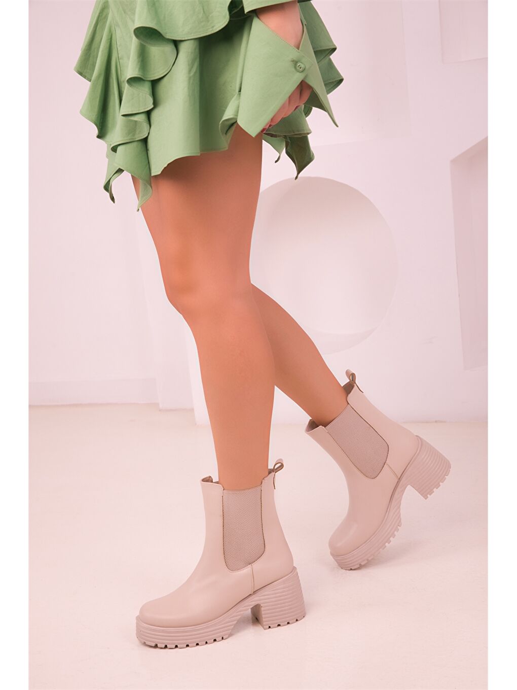 Bej Deri Görünümlü Topuklu Kadın Bot-3