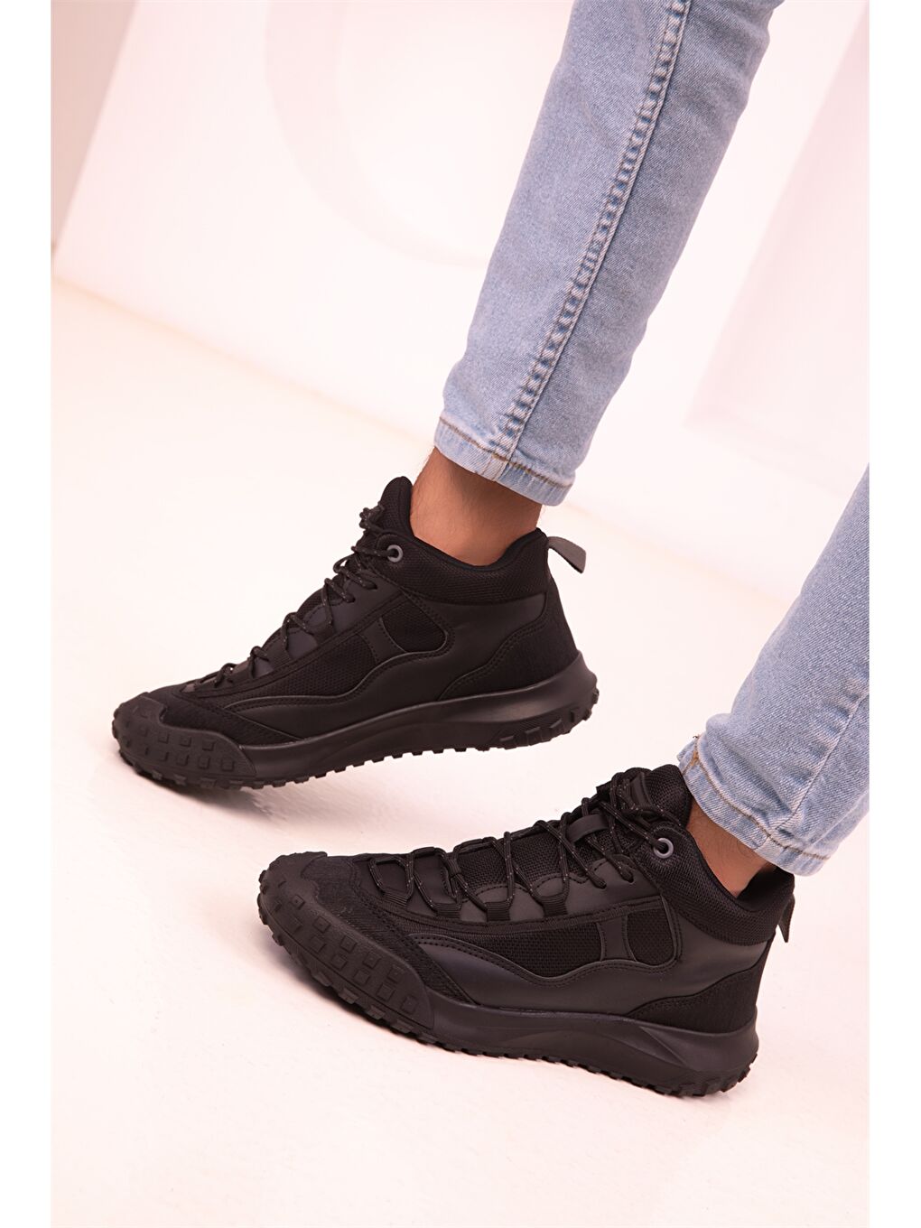 Siyah Deri Görünümlü Bağcıklı Erkek Bot-1