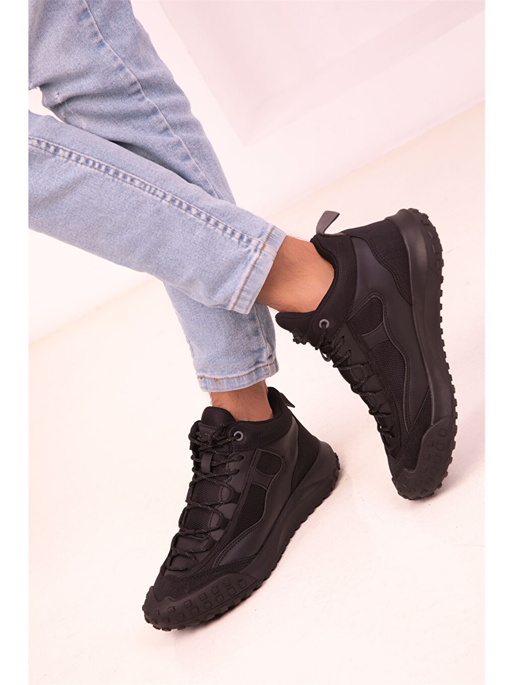 Siyah Deri Görünümlü Bağcıklı Erkek Bot-2