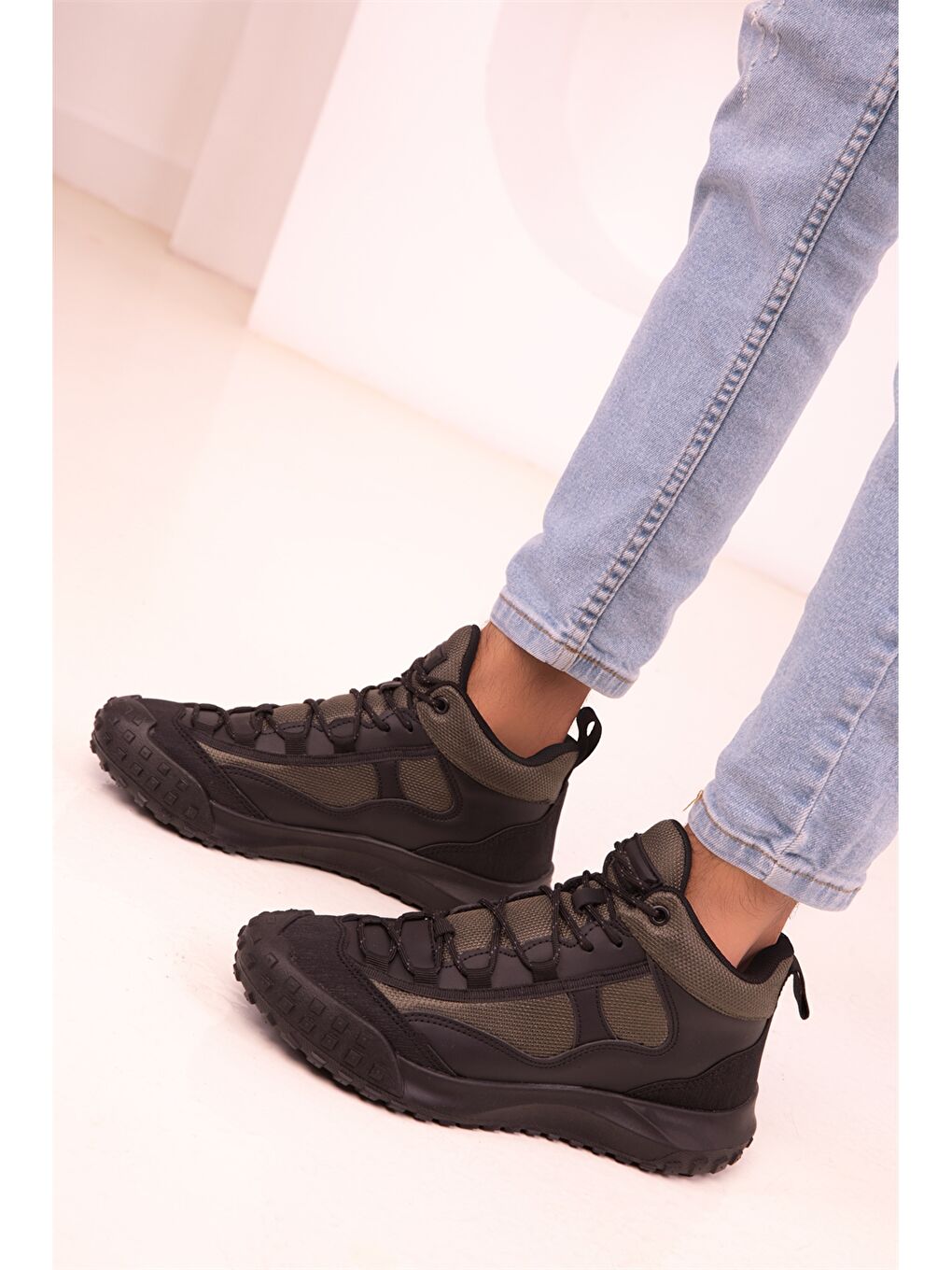 Siyah Deri Görünümlü Bağcıklı Erkek Bot-1