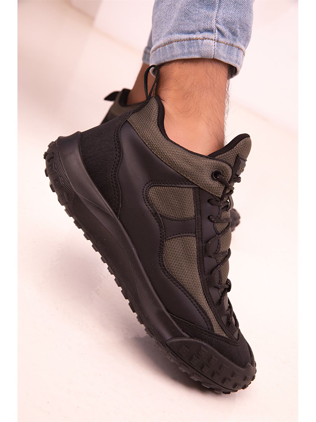 Siyah Deri Görünümlü Bağcıklı Erkek Bot-4