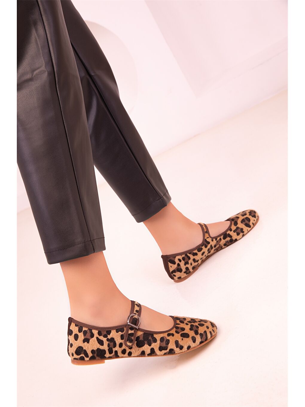 Karışık Süet Görünümlü Leopar Desenli Kadın Babet-3