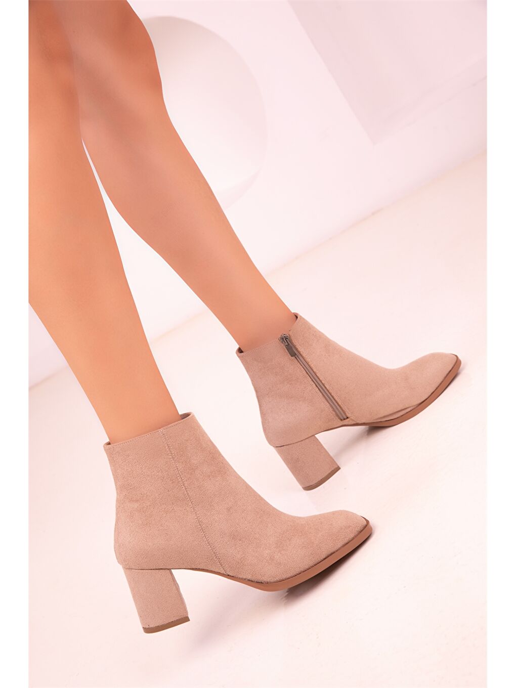 Bej Süet Görünümlü Fermuarlı Kadın Bot-3