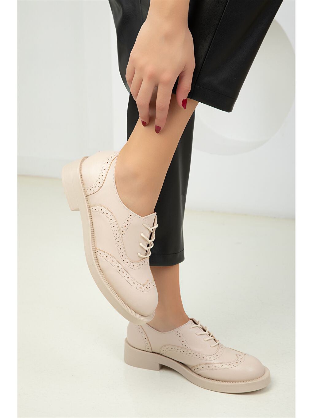 Bej Deri Görünümlü Kadın Oxford Ayakkabı-2