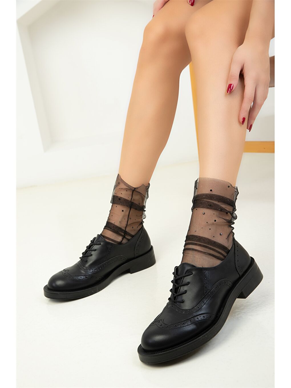 Siyah Deri Görünümlü Kadın Oxford Ayakkabı-1