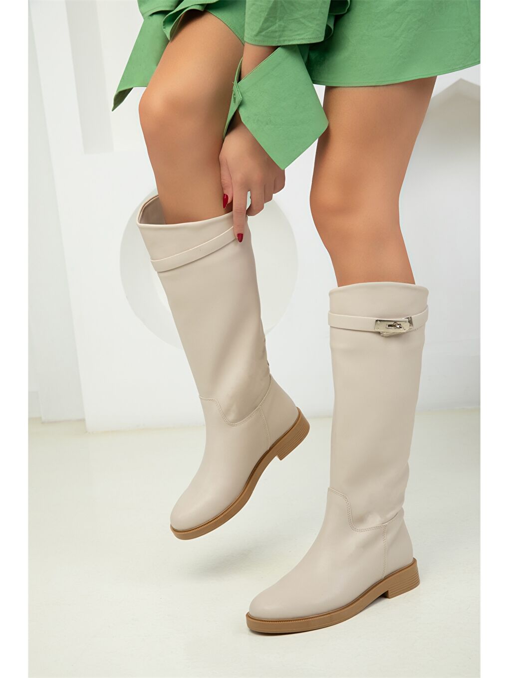 Bej Deri Görünümlü Çekmeli Kadın Diz Altı Çizme