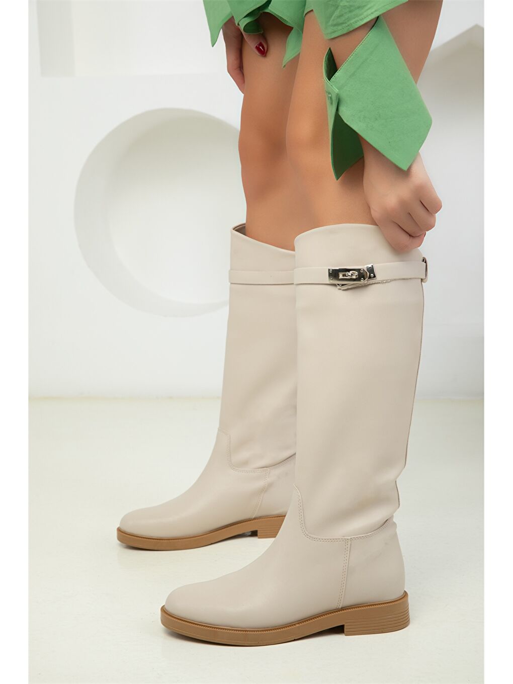 Bej Deri Görünümlü Çekmeli Kadın Diz Altı Çizme-2