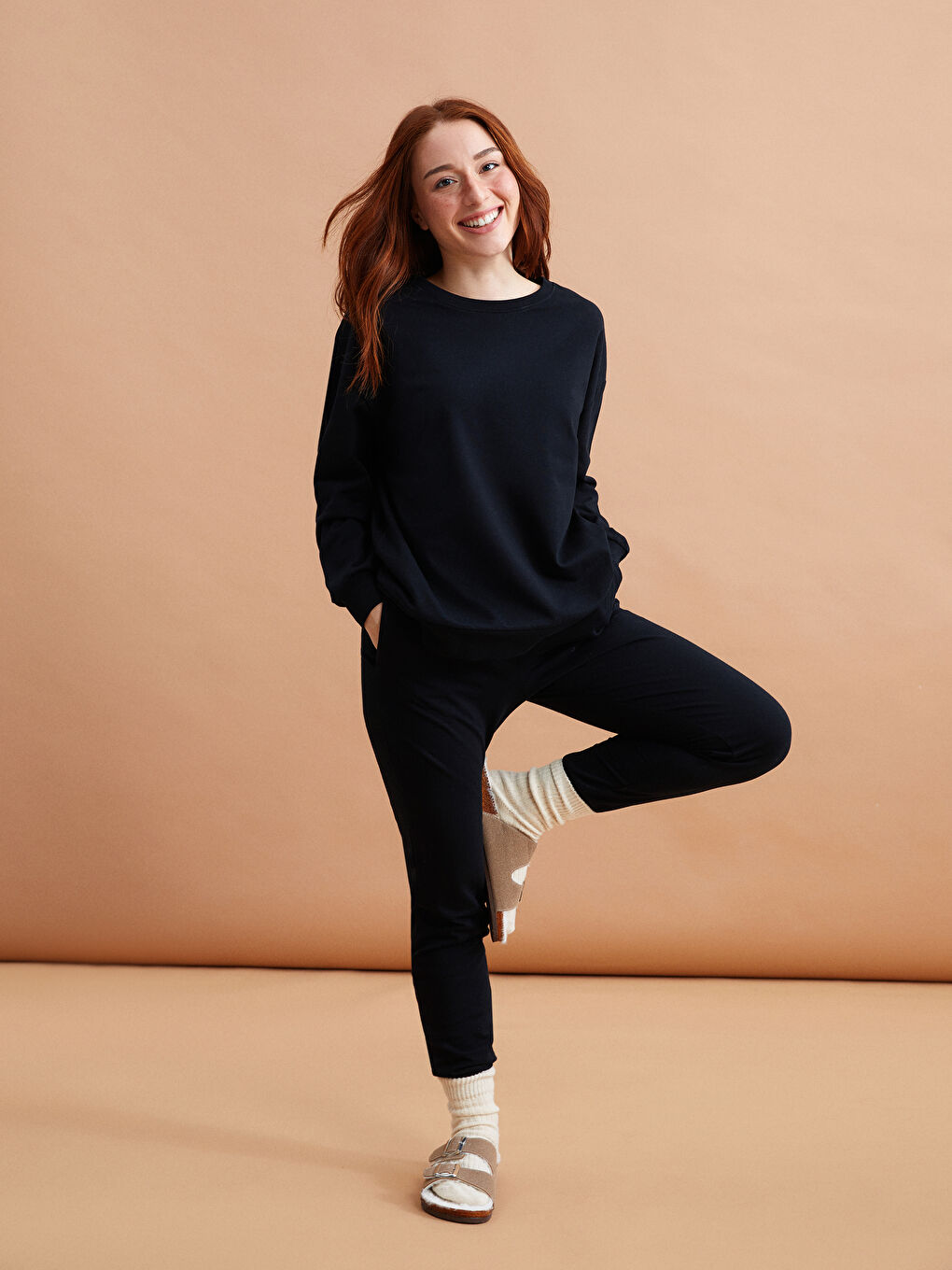 Siyah Petite Bisiklet Yaka Düz Uzun Kollu Kadın Sweatshirt-1