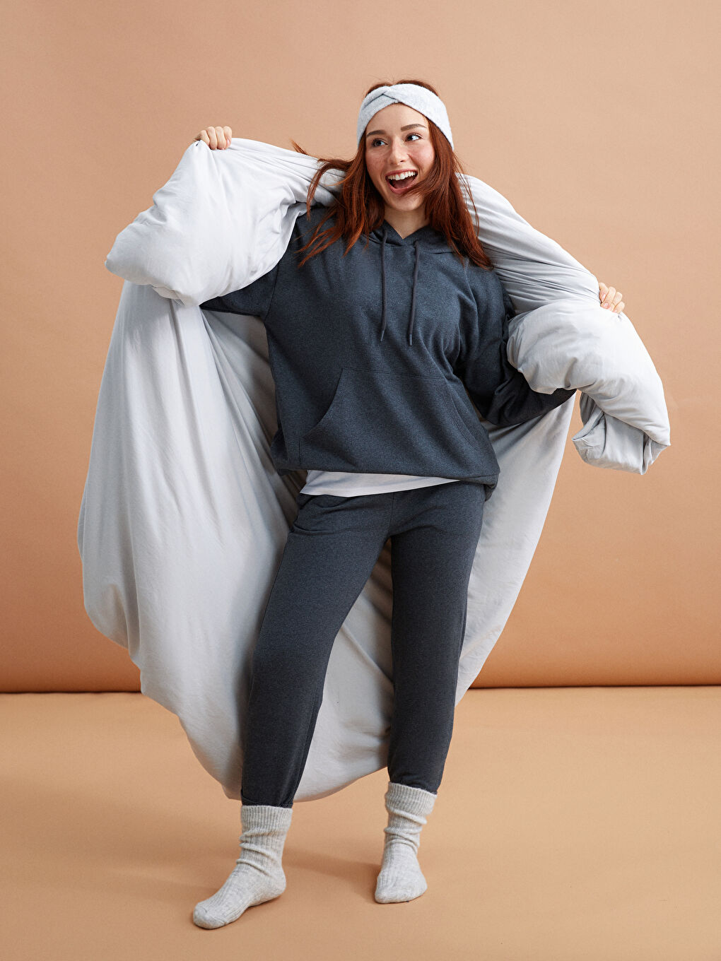 Petite Women's Elastic Waist Plain Sweatpants