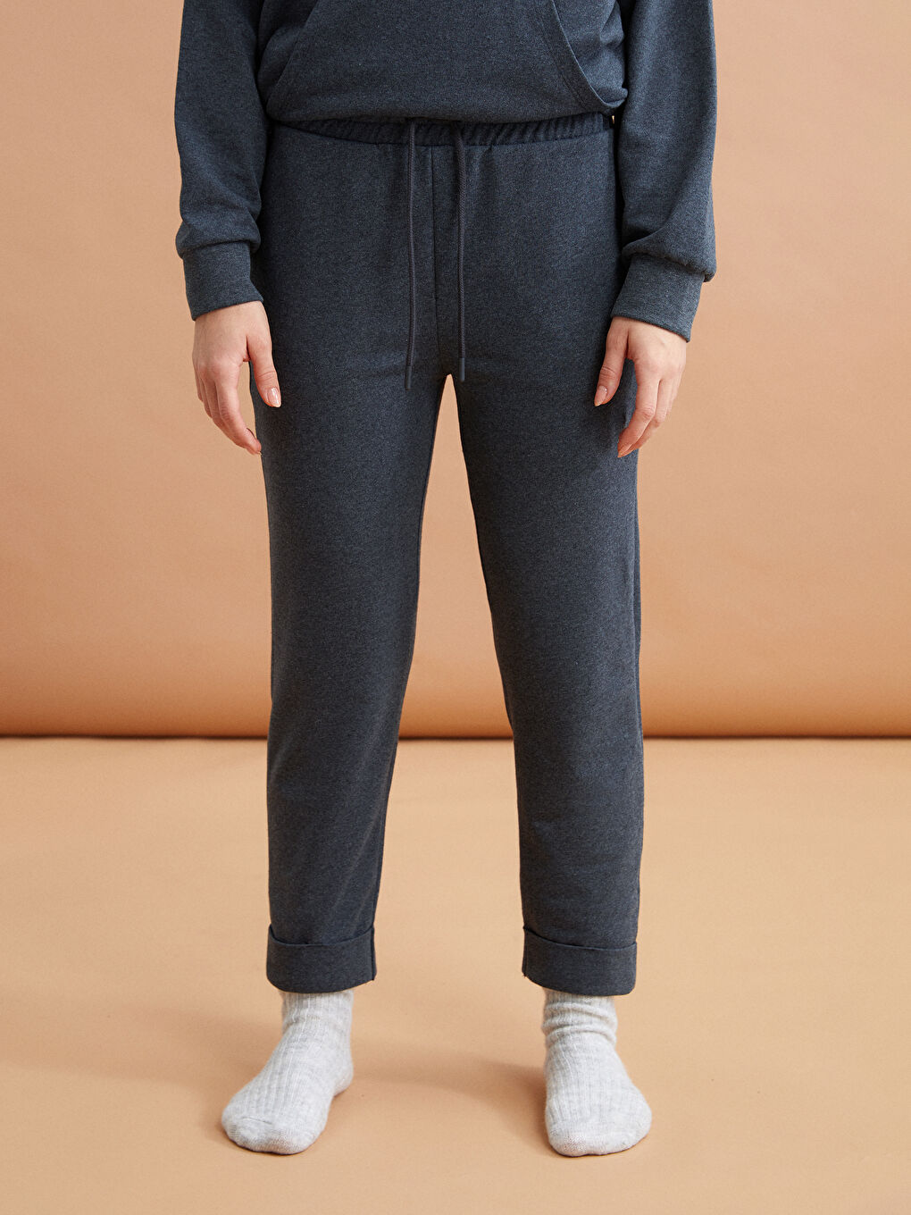Petite Women's Elastic Waist Plain Sweatpants-2