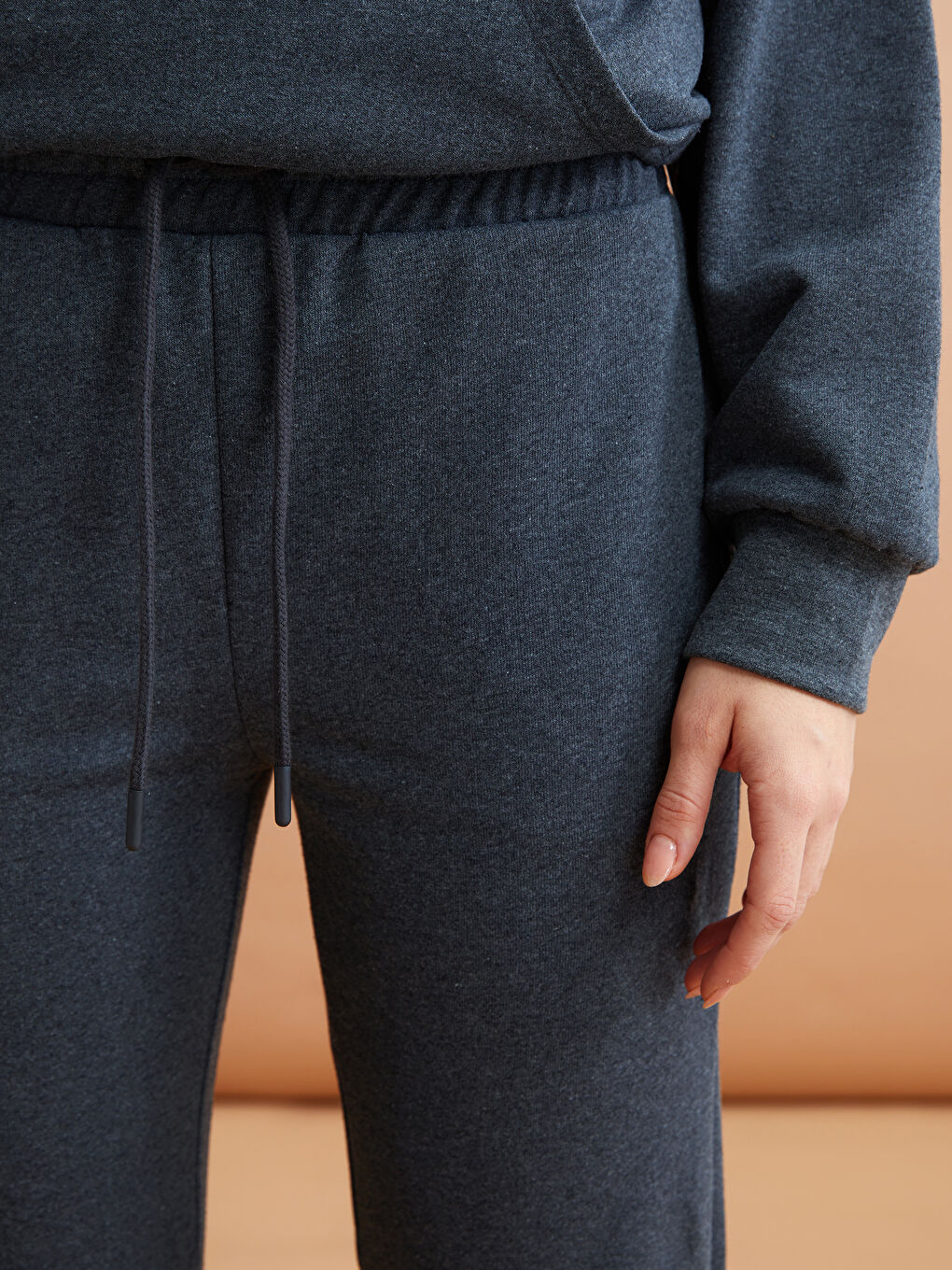 Petite Women's Elastic Waist Plain Sweatpants-4