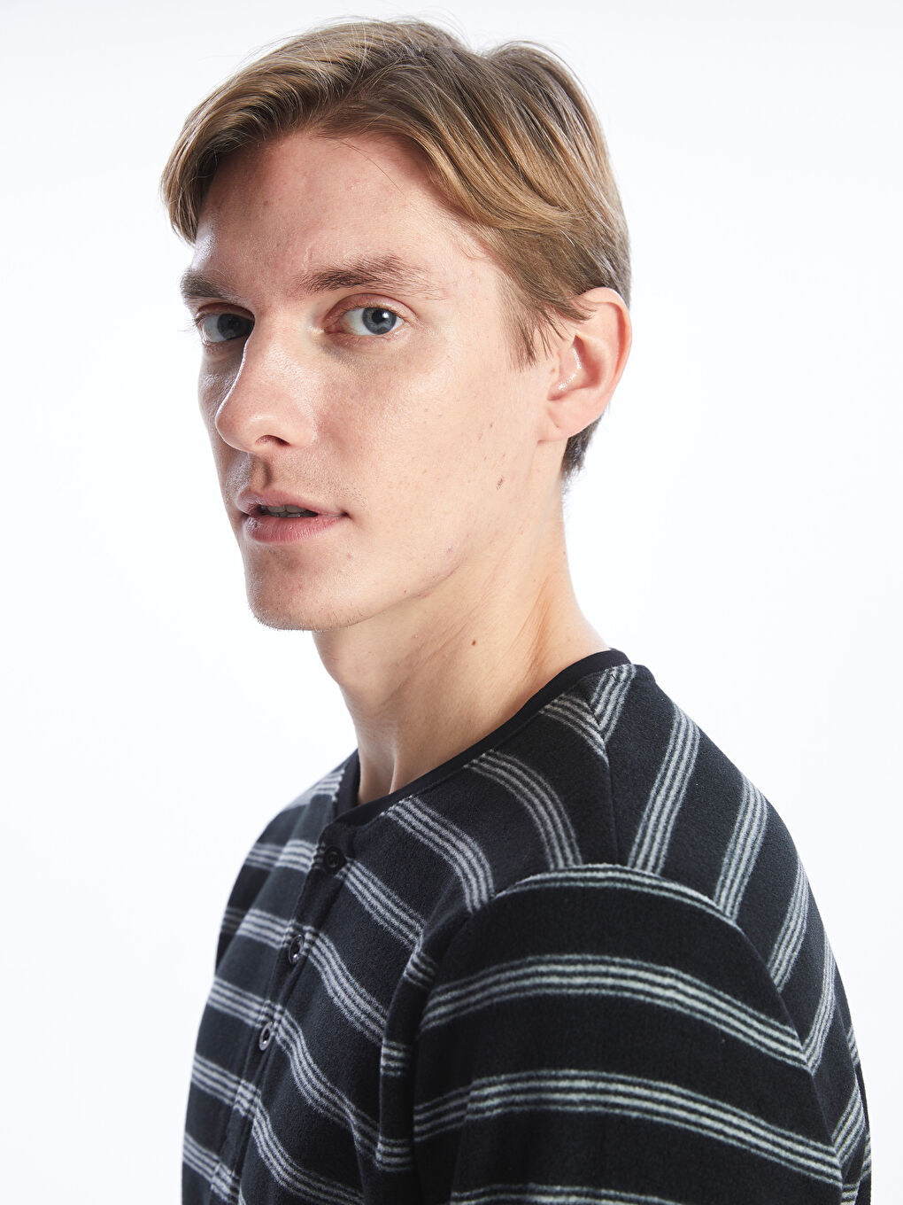 Siyah Bisiklet Yaka Uzun Kollu Erkek Pijama Üst-1