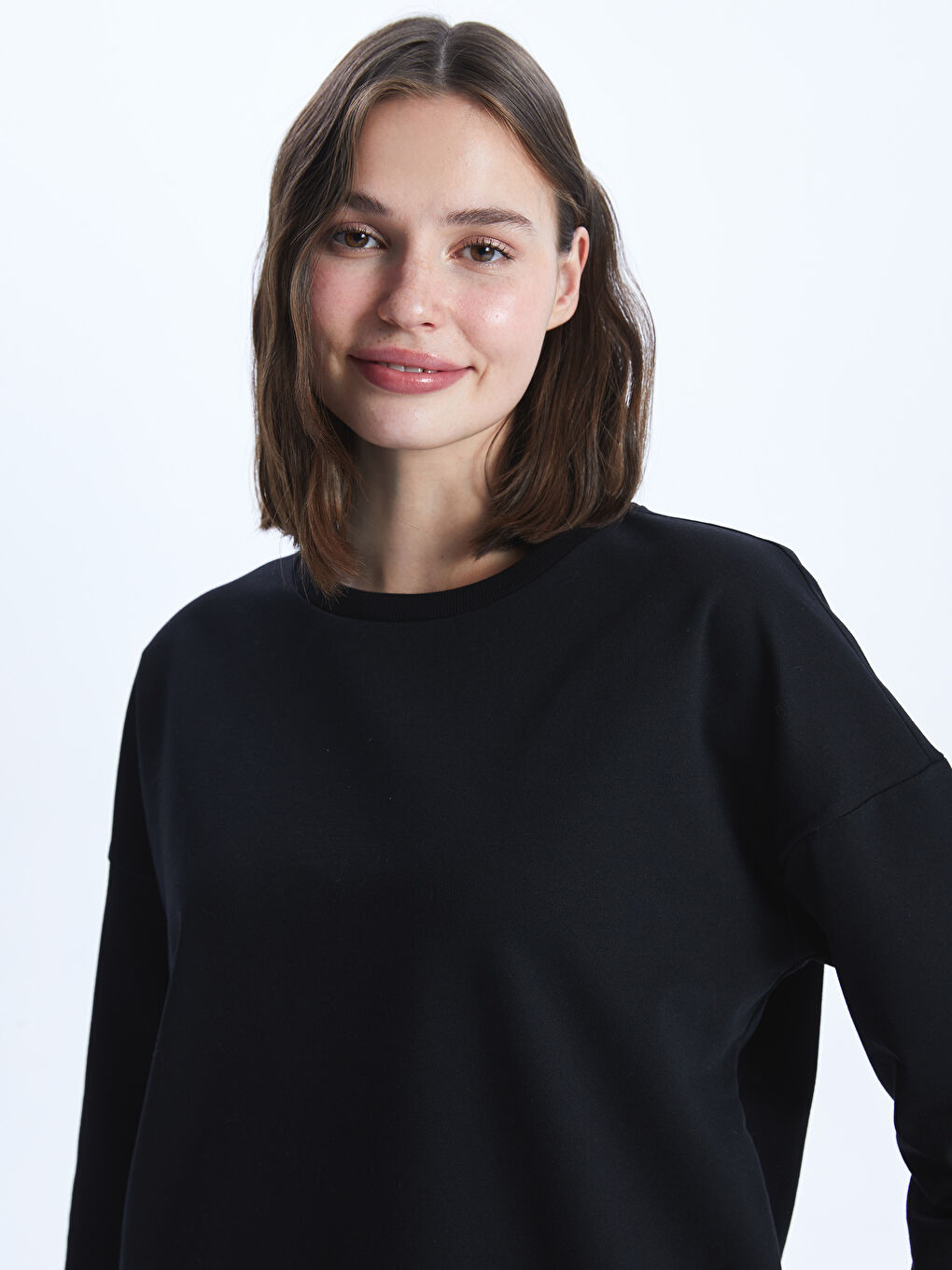 Siyah Bisiklet Yaka Düz Uzun Kollu Kadın Sweatshirt-1