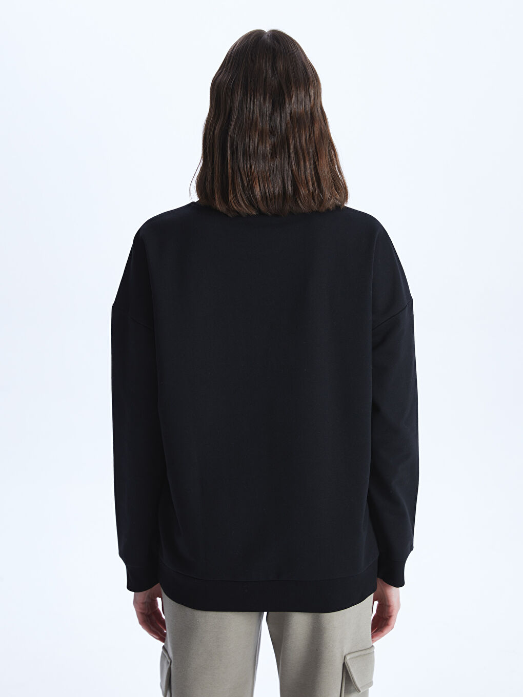 Siyah Bisiklet Yaka Düz Uzun Kollu Kadın Sweatshirt-4