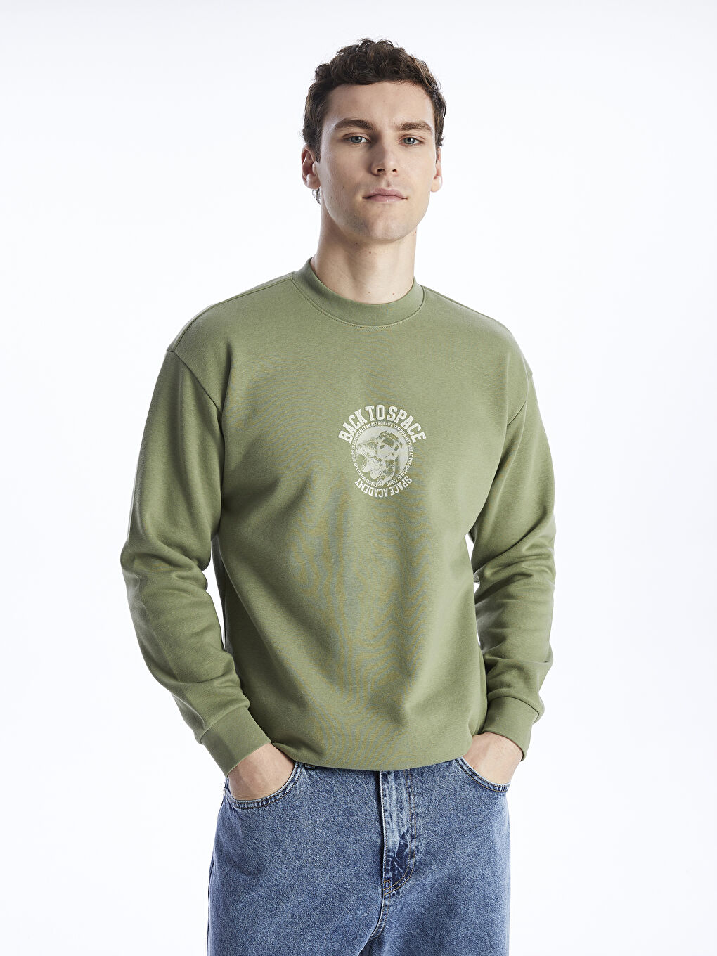 LCW Casual Uçuk Yeşil Bisiklet Yaka Uzun Kollu Baskılı Erkek Sweatshirt