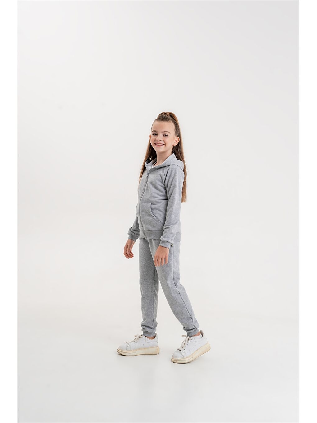 Gri Kapüşonlu Basic Uzun Kollu Kız Çocuk Sweatshirt ve Eşofman Alt 2'li Takım-2