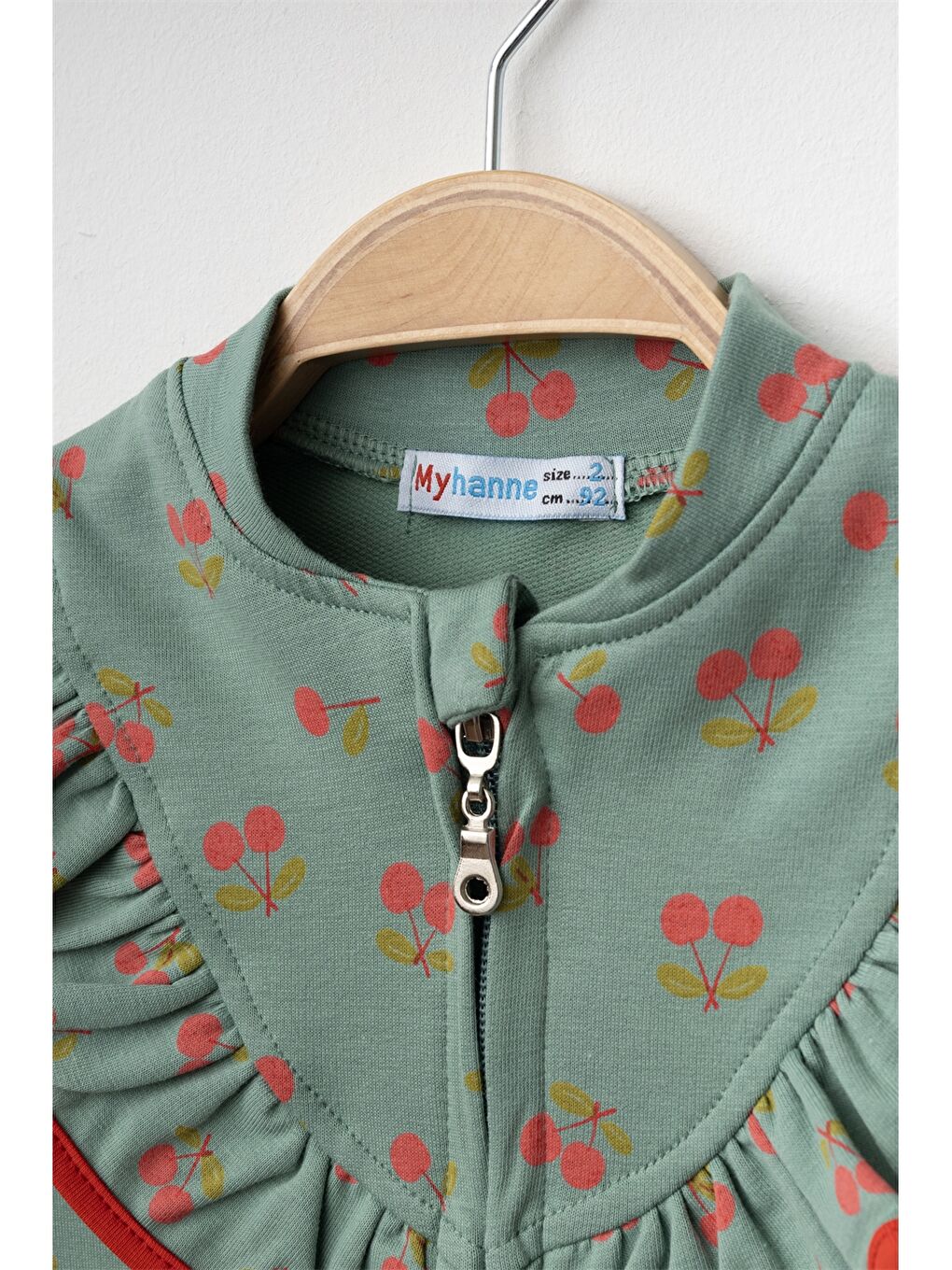 Yeşil Kiraz Desenli Fırfırlı Kız Bebek Hırka-2