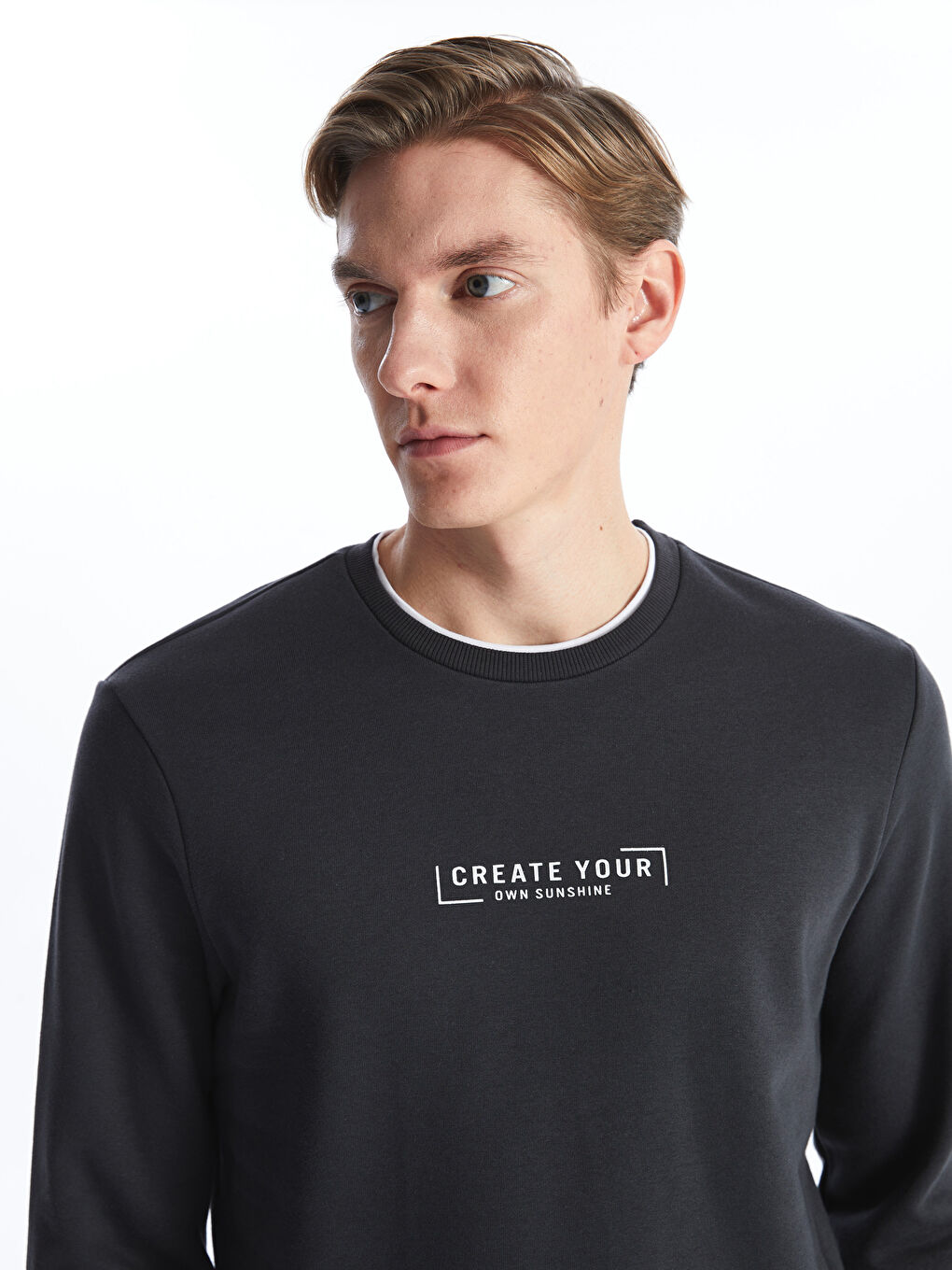 LCWAIKIKI Classic Antrasit Bisiklet Yaka Uzun Kollu Baskılı Erkek Sweatshirt - 1