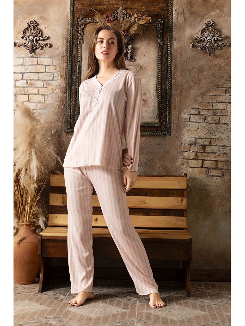 Pembe V Yaka Kadın Pijama Takım-1