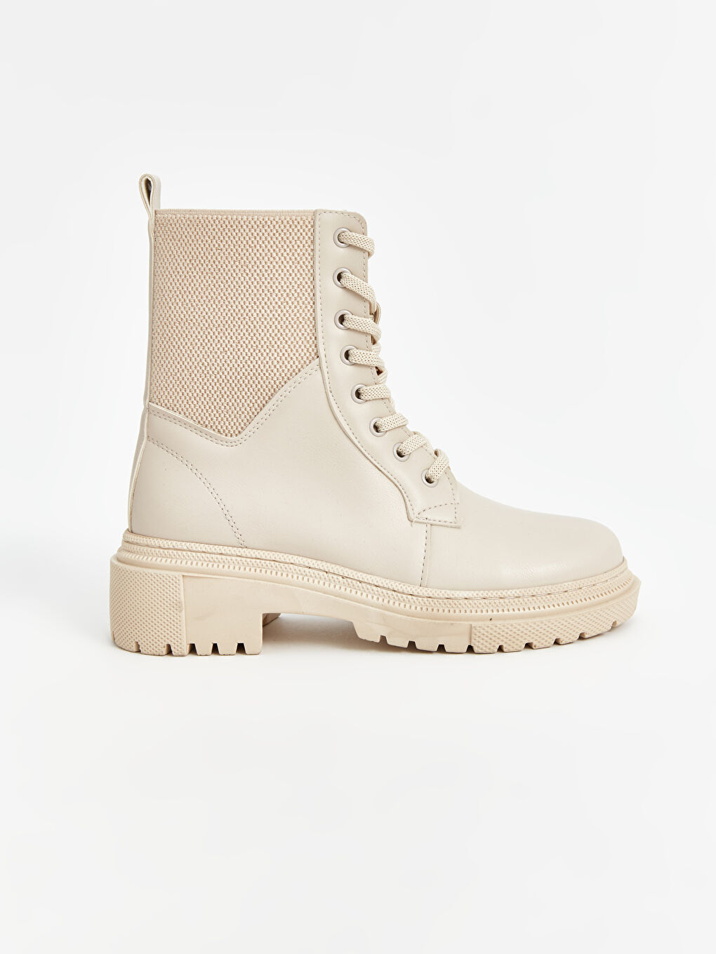 Bej Bağcıklı Deri Görünümlü Kadın Bot-1