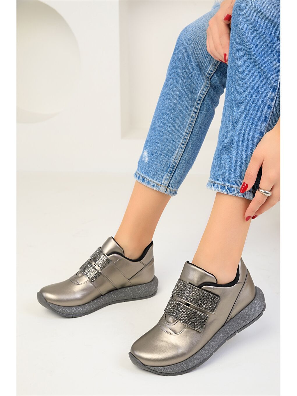 Gri Cırt Cırtlı Kadın Spor Ayakkabı-2