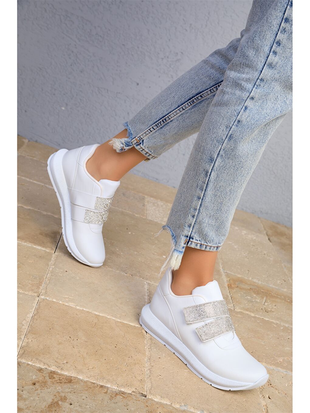 Beyaz Cırt Cırtlı Kadın Spor Ayakkabı-3