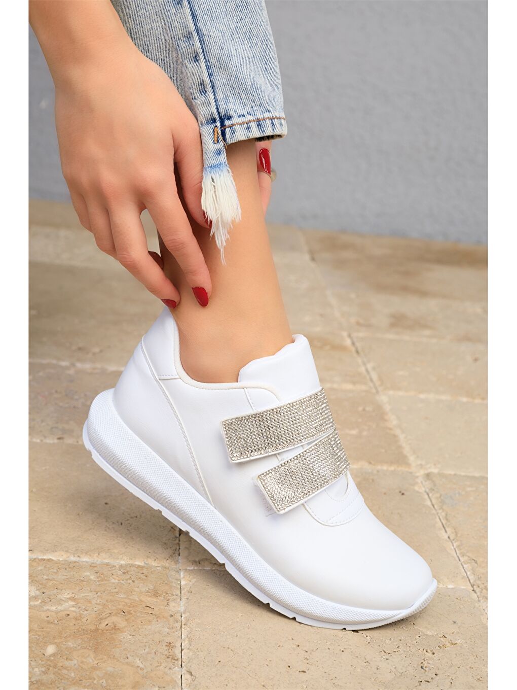 Beyaz Cırt Cırtlı Kadın Spor Ayakkabı-4