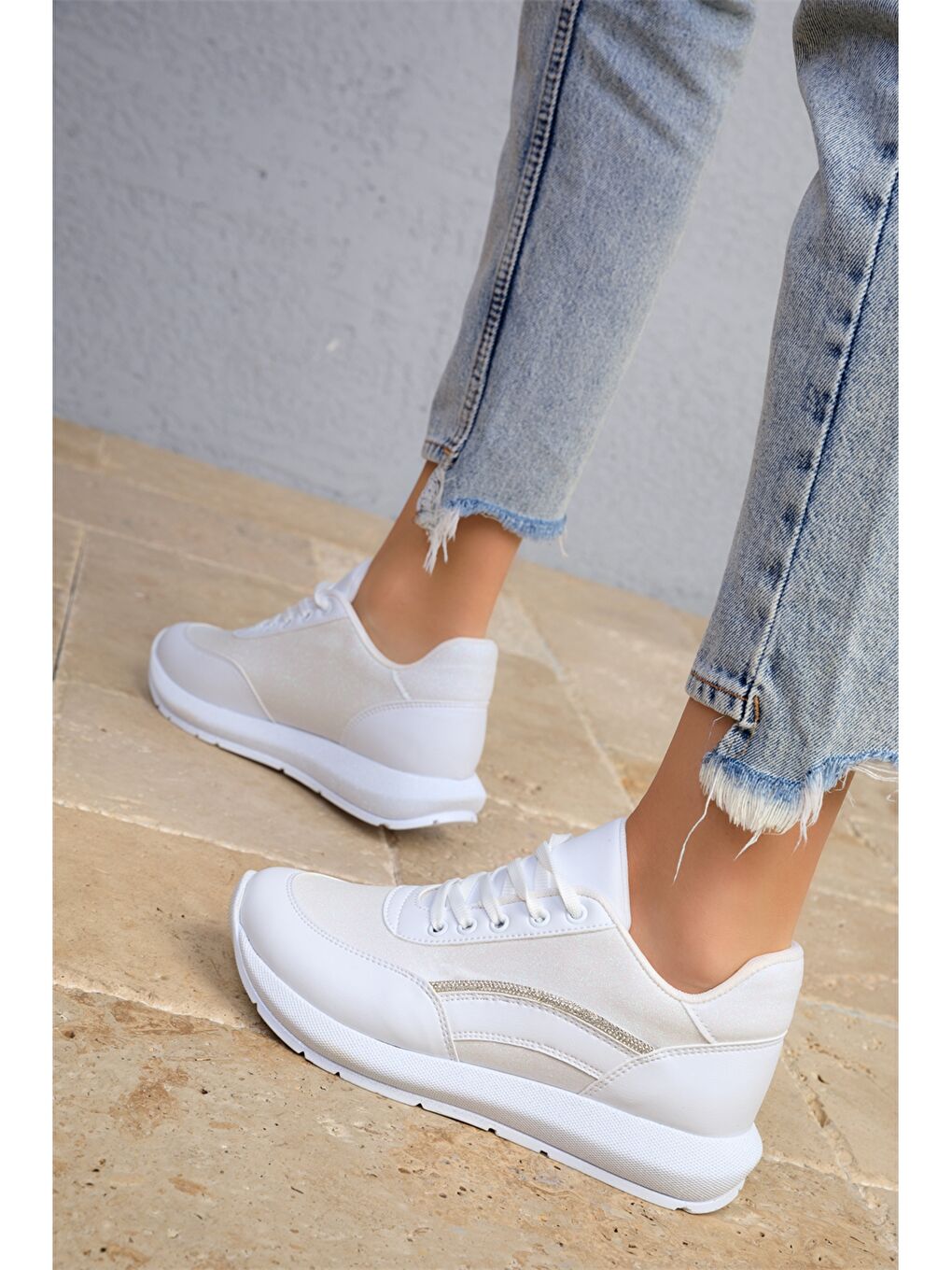 Beyaz Bağcıklı Kadın Spor Ayakkabı-2
