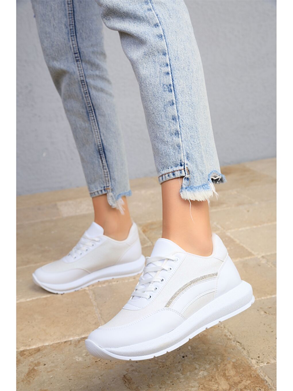 Beyaz Bağcıklı Kadın Spor Ayakkabı-4