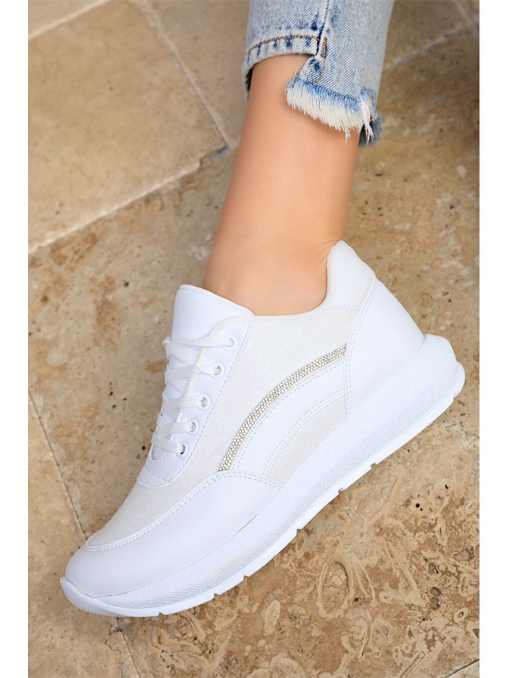 Beyaz Bağcıklı Kadın Spor Ayakkabı-5