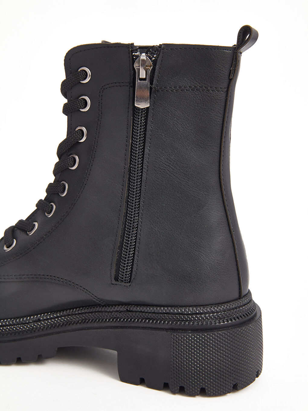 Siyah Bağcıklı ve Fermuarlı Kadın Bot-3