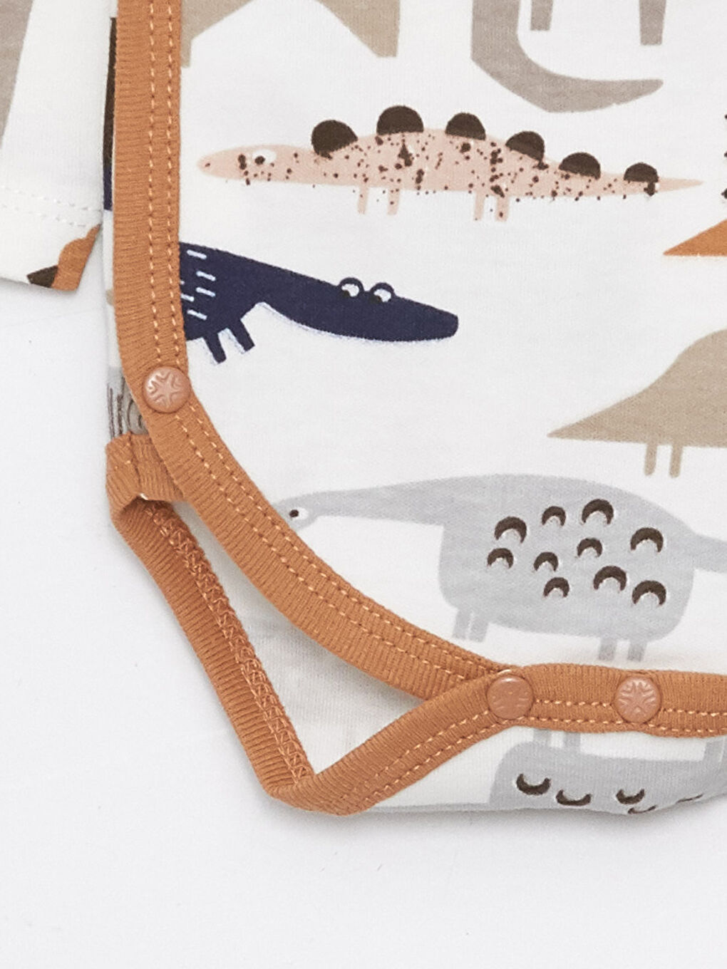 Ekru V Yaka Desenli Erkek Bebek Takım-3