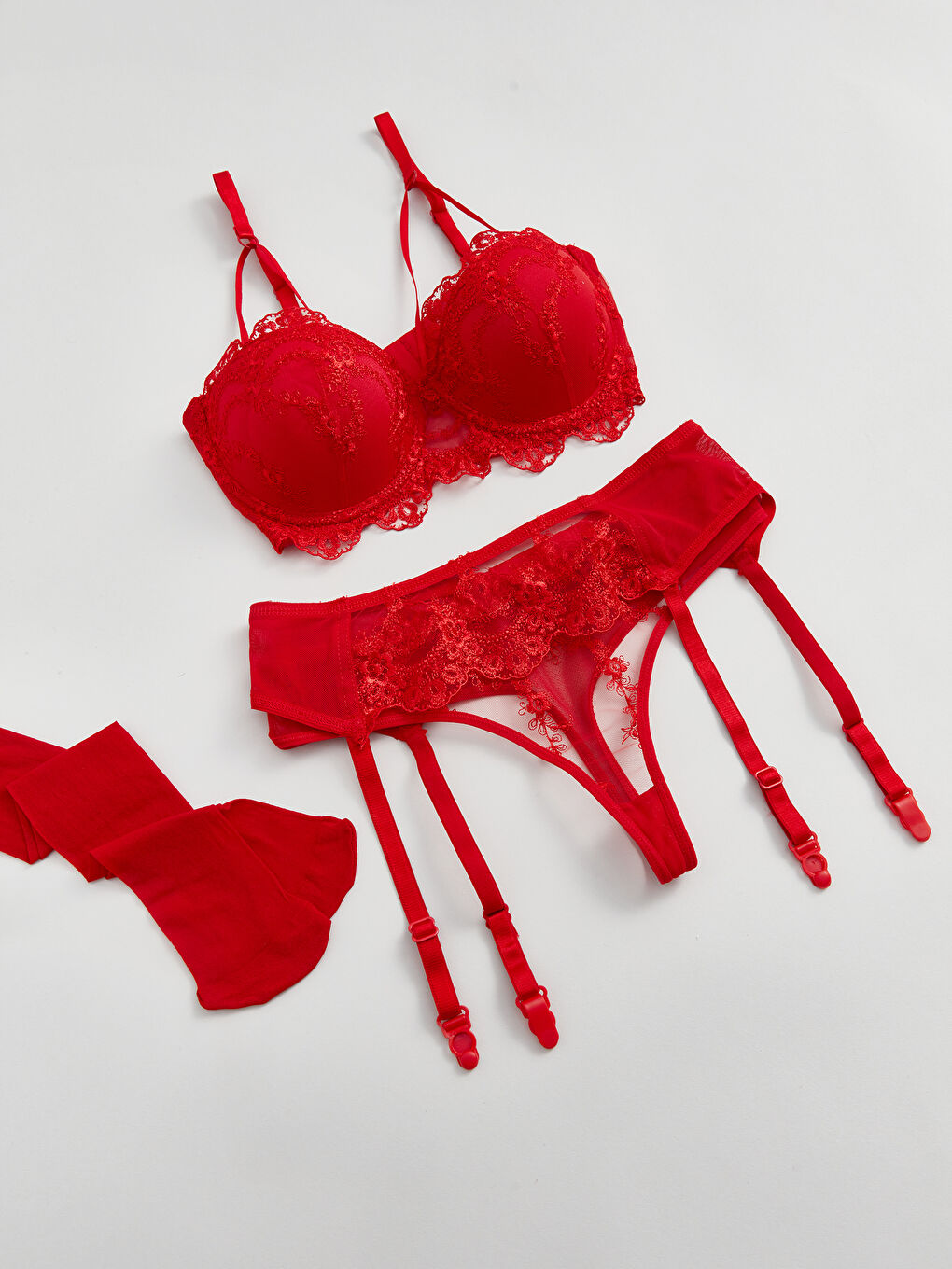 Kırmızı Dantelli Kadın İç Giyim Takım