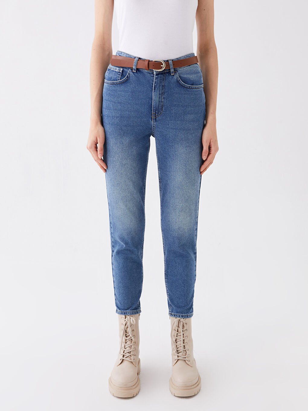 İndigo Beli Kemerli Mom Fit Kadın Jean Pantolon-3