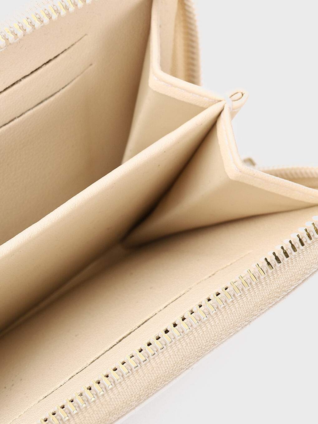 محفظة جلد صناعي بتأثير جلد التمساح للسيدات-3