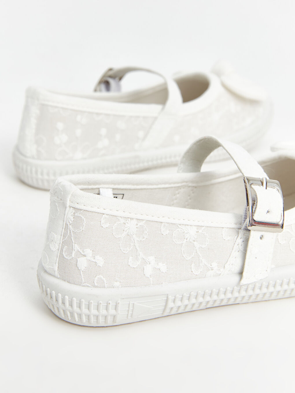 Balerini de Fată cu Detaliu Fundă-4