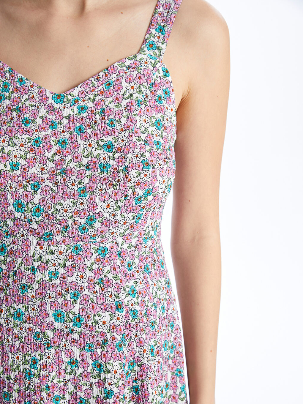 Sweetheart Neck Patterned Maternity Dress-3