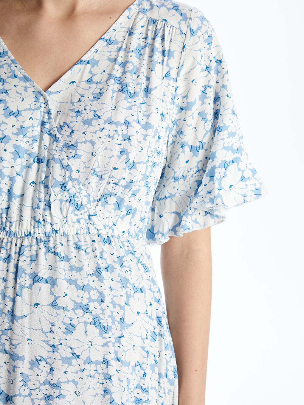 LCWAIKIKI Maternity Robe Maternité à Col Double Boutonnage Florale à Manches Courtes -S40056Z8-LQQ