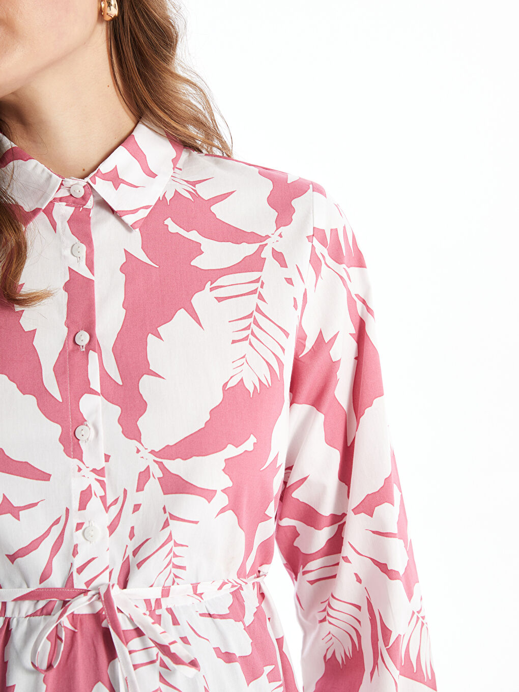 Robe de maternité à manches longues avec col et motifs-4