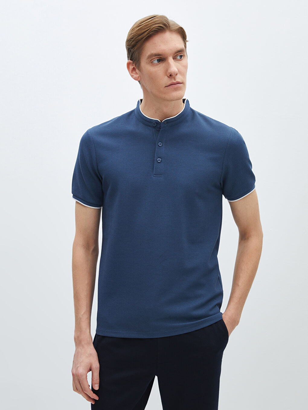 İndigo Hakim Yaka Kısa Kollu Erkek Dokulu Tişört-1