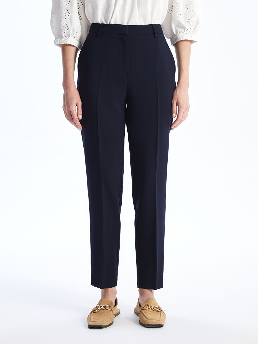 Jednostavne ženske pantalone uskog kroja -S40170Z8-E1J