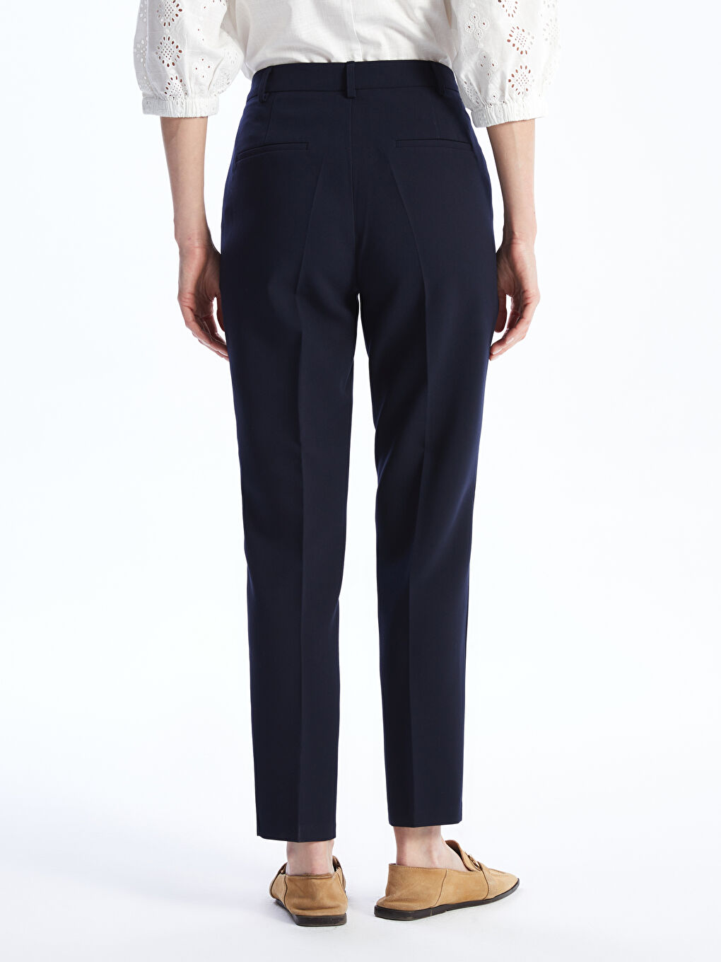 Jednostavne ženske pantalone uskog kroja -S40170Z8-E1J