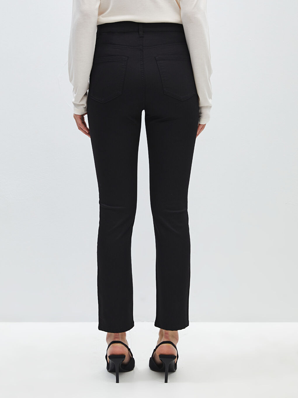 LCWAIKIKI Classic Slim Fit Women's Jeans -S40185Z8-J0F