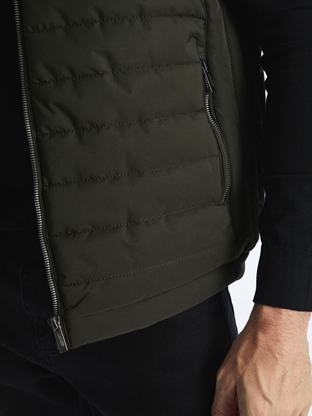 Standard Fit Turtle Neck Men's Vest -S40545Z8-J2L