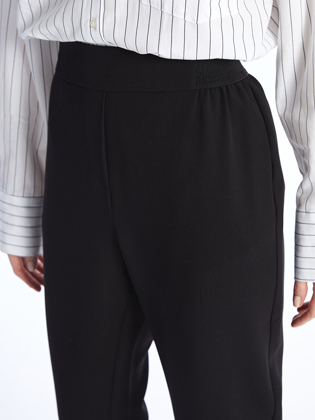 LCWAIKIKI Classic Elasticated Waist Regular Fit Women's Trousers -S40797Z8-CVL
